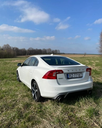 Volvo S60 cena 73500 przebieg: 132000, rok produkcji 2018 z Rzeszów małe 172